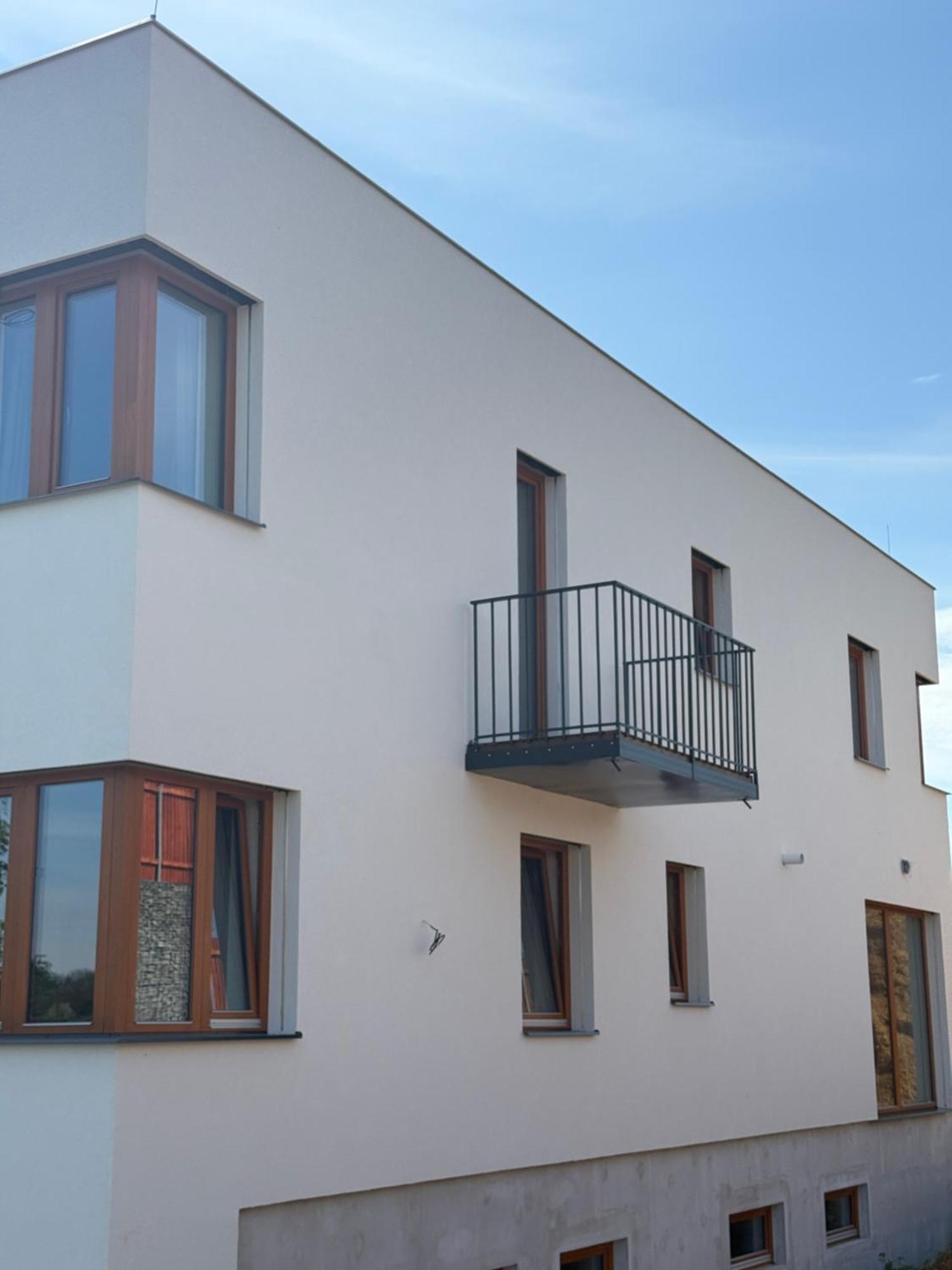 Familyvilla, New 4 Luxury Big Apartments, Parking Praga Esterno foto