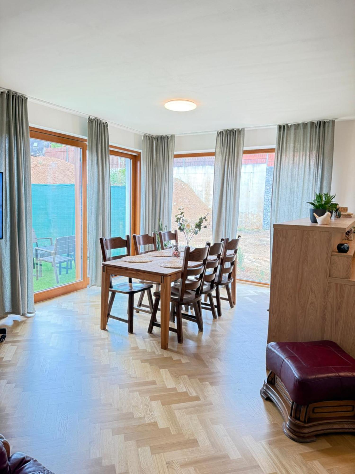 Familyvilla, New 4 Luxury Big Apartments, Parking Praga Esterno foto
