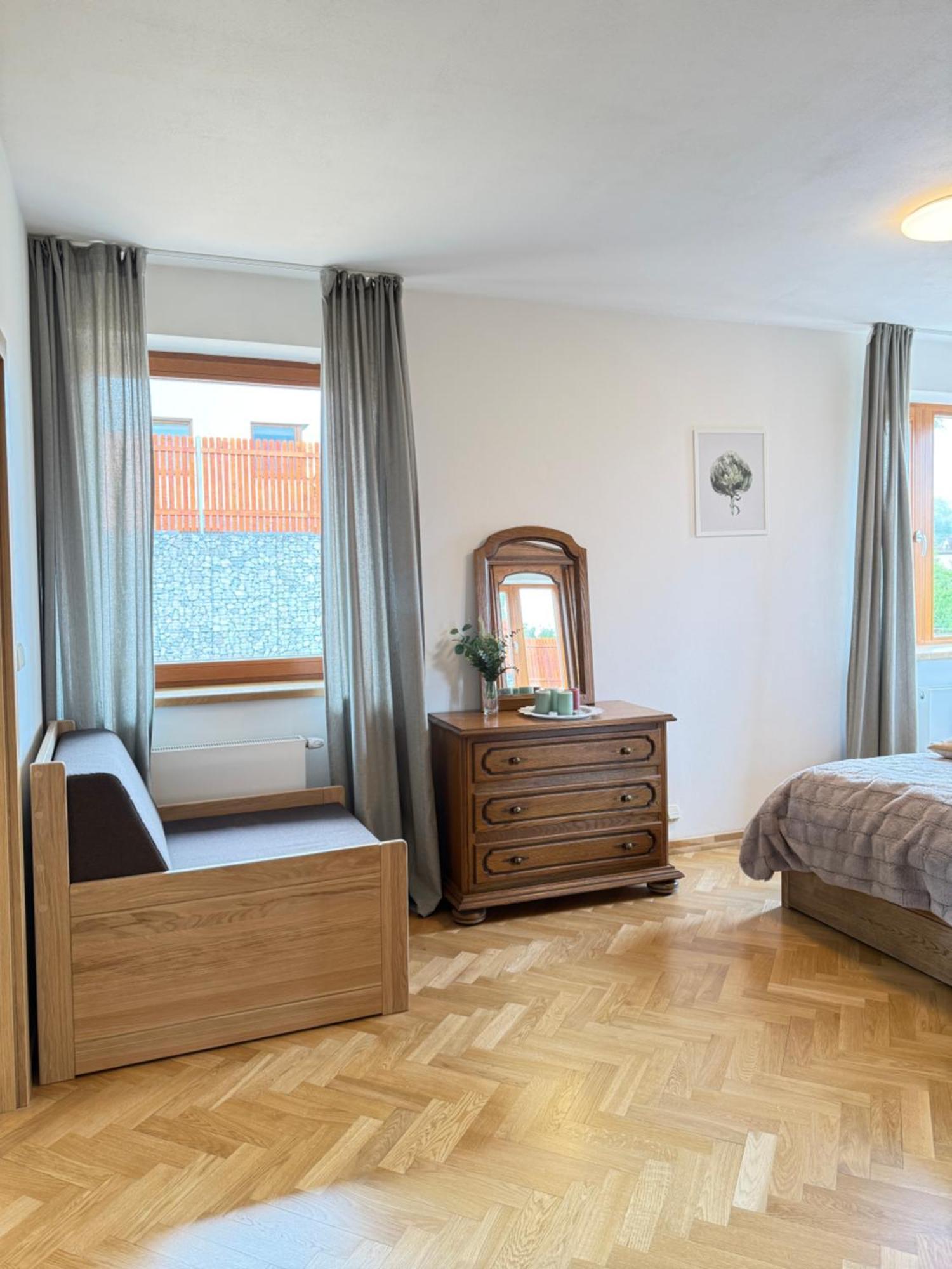 Familyvilla, New 4 Luxury Big Apartments, Parking Praga Esterno foto