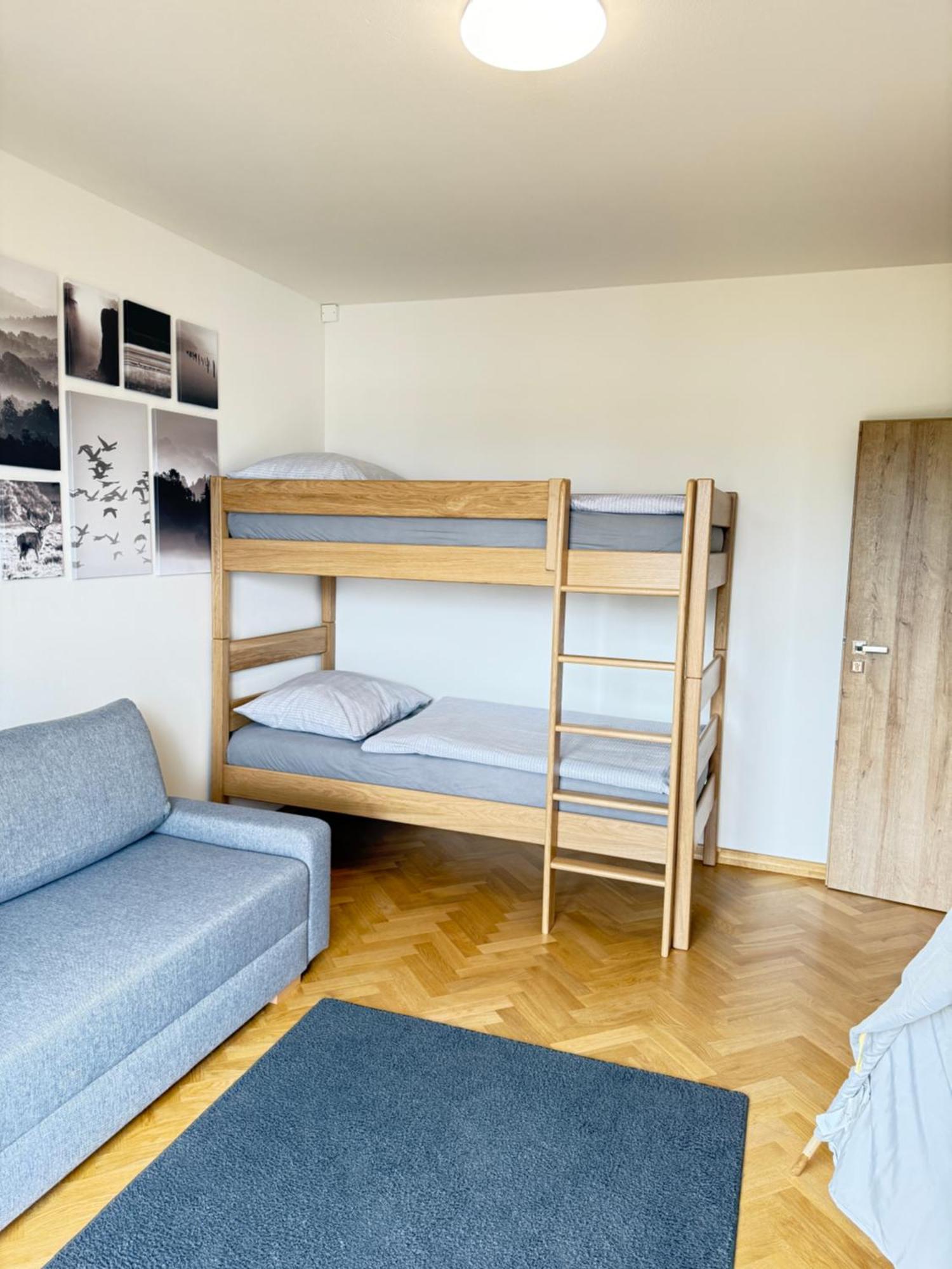 Familyvilla, New 4 Luxury Big Apartments, Parking Praga Esterno foto