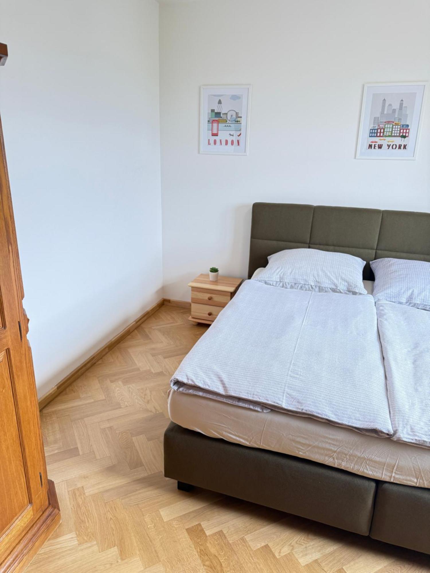 Familyvilla, New 4 Luxury Big Apartments, Parking Praga Esterno foto