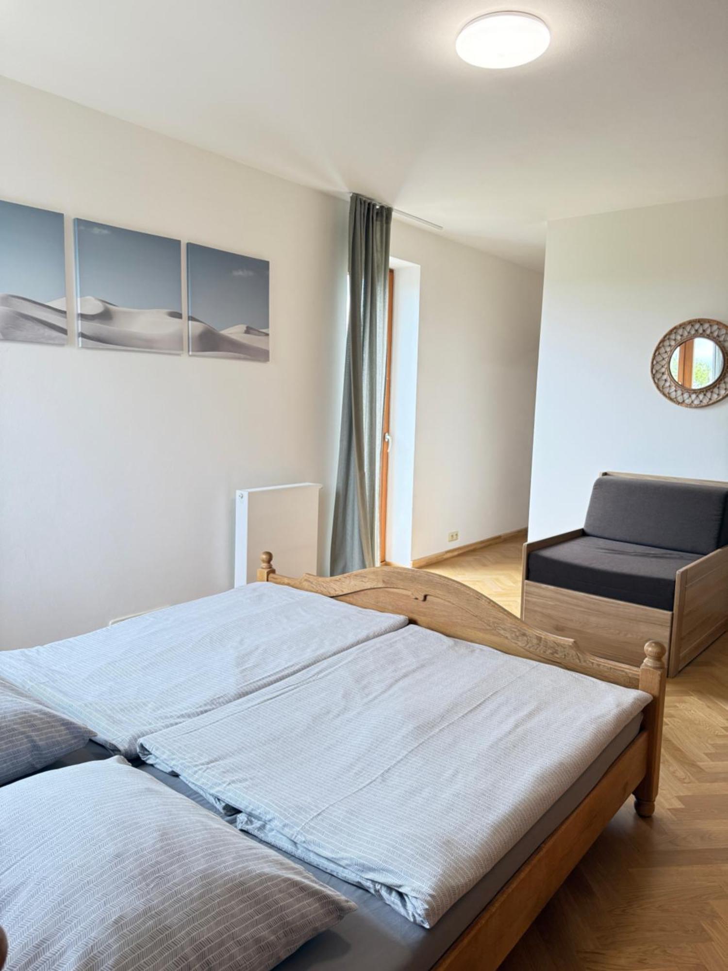 Familyvilla, New 4 Luxury Big Apartments, Parking Praga Esterno foto