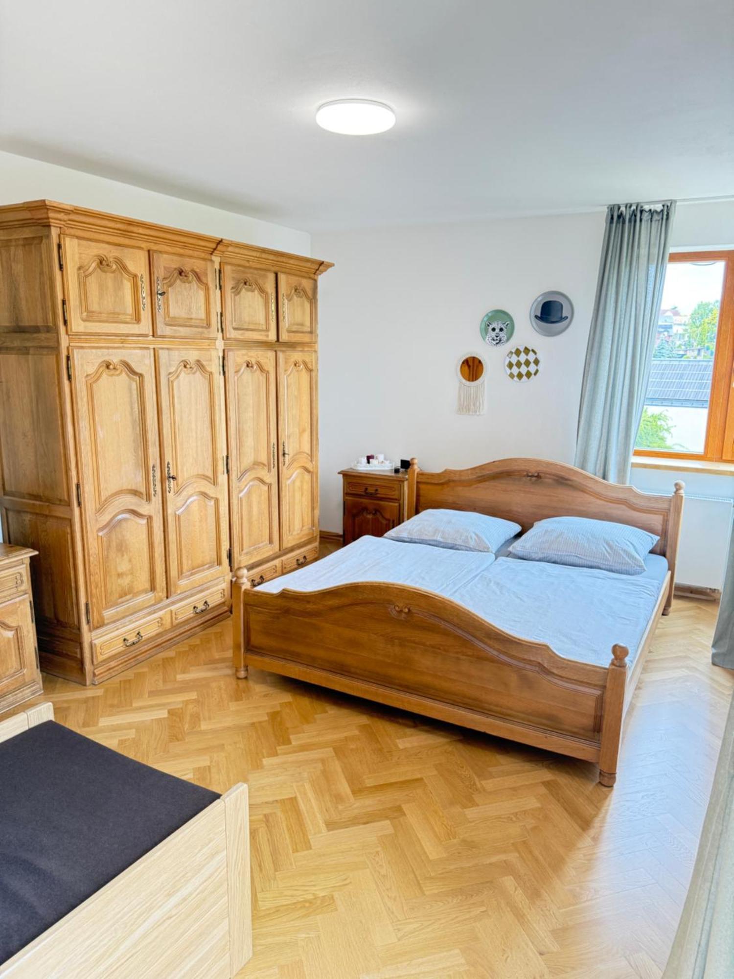 Familyvilla, New 4 Luxury Big Apartments, Parking Praga Esterno foto