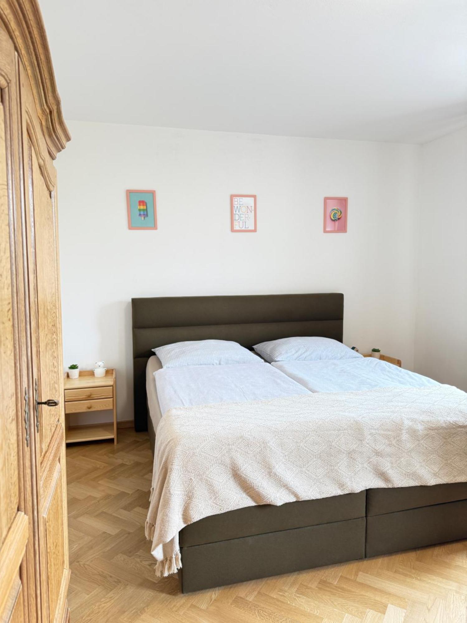 Familyvilla, New 4 Luxury Big Apartments, Parking Praga Esterno foto