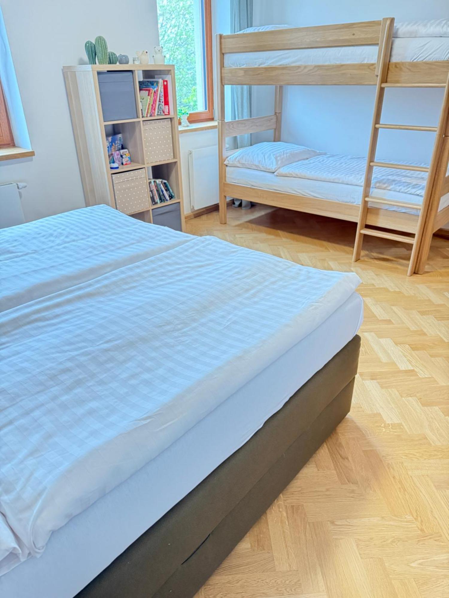 Familyvilla, New 4 Luxury Big Apartments, Parking Praga Esterno foto