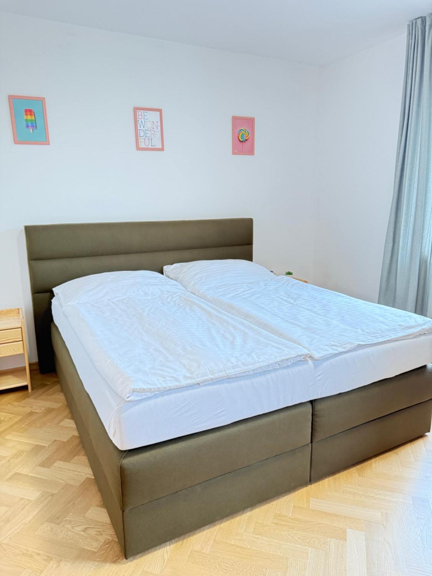 Familyvilla, New 4 Luxury Big Apartments, Parking Praga Esterno foto