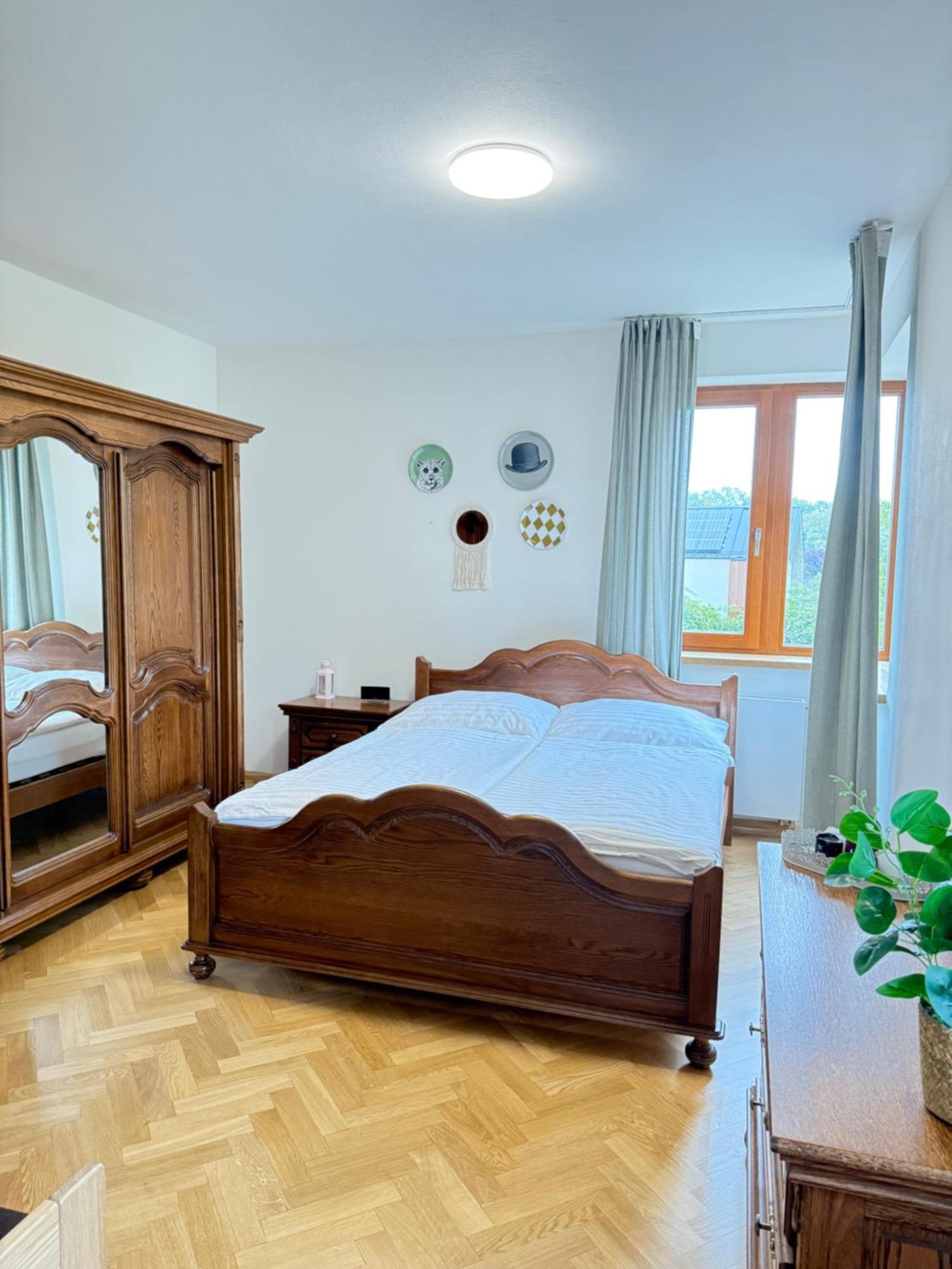 Familyvilla, New 4 Luxury Big Apartments, Parking Praga Esterno foto