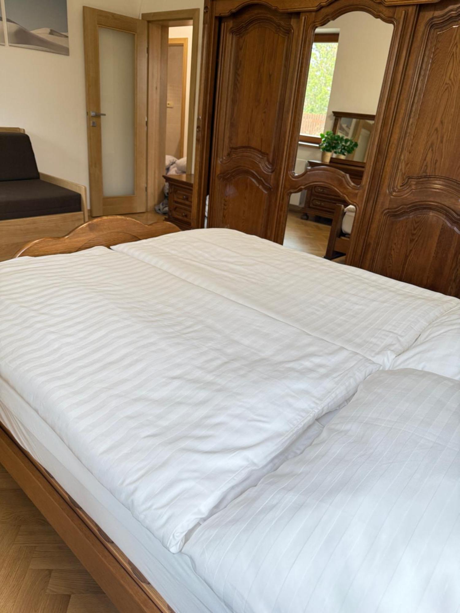 Familyvilla, New 4 Luxury Big Apartments, Parking Praga Esterno foto