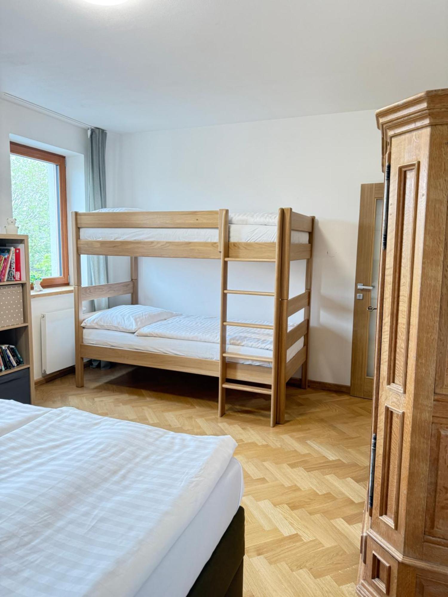 Familyvilla, New 4 Luxury Big Apartments, Parking Praga Esterno foto