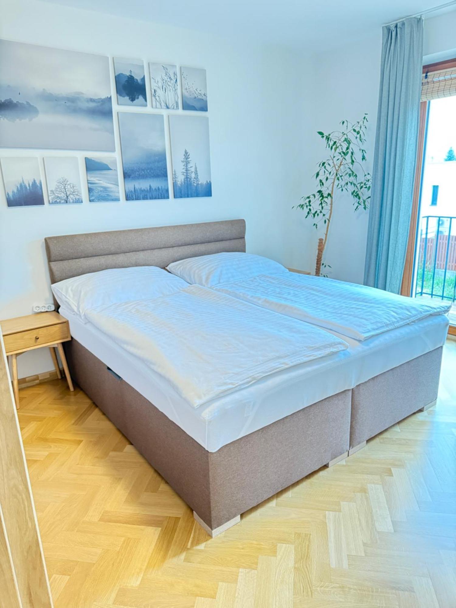 Familyvilla, New 4 Luxury Big Apartments, Parking Praga Esterno foto